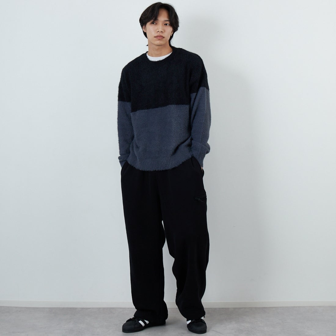 33Degrees [サーティスリーディグリーズ] シャギーツートンクルーネックニット [725807] BLK/CHR &&モデル身長：179cm 着用サイズ：M&&