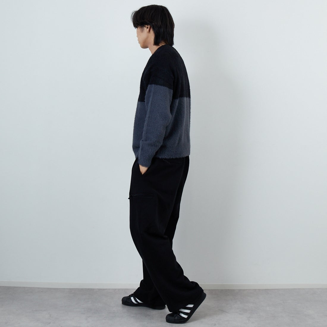33Degrees [サーティスリーディグリーズ] シャギーツートンクルーネックニット [725807] BLK/CHR &&モデル身長：179cm 着用サイズ：M&&