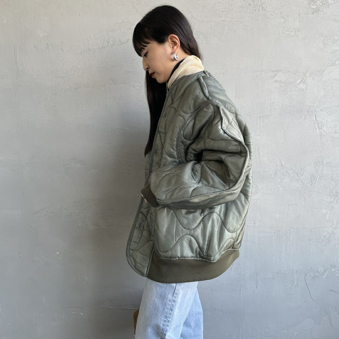 ODDMENT [オッドメント] キルティング MA-1ジャケット [QUILTING-MA-1] GREY &&モデル身長：150cm 着用サイズ：ONE SIZE&&