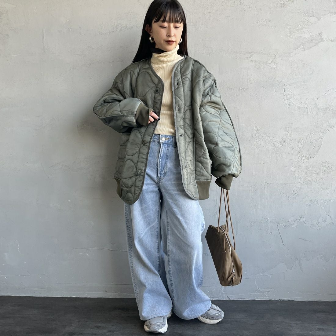 ODDMENT [オッドメント] キルティング MA-1ジャケット [QUILTING-MA-1] GREY &&モデル身長：150cm 着用サイズ：ONE SIZE&&