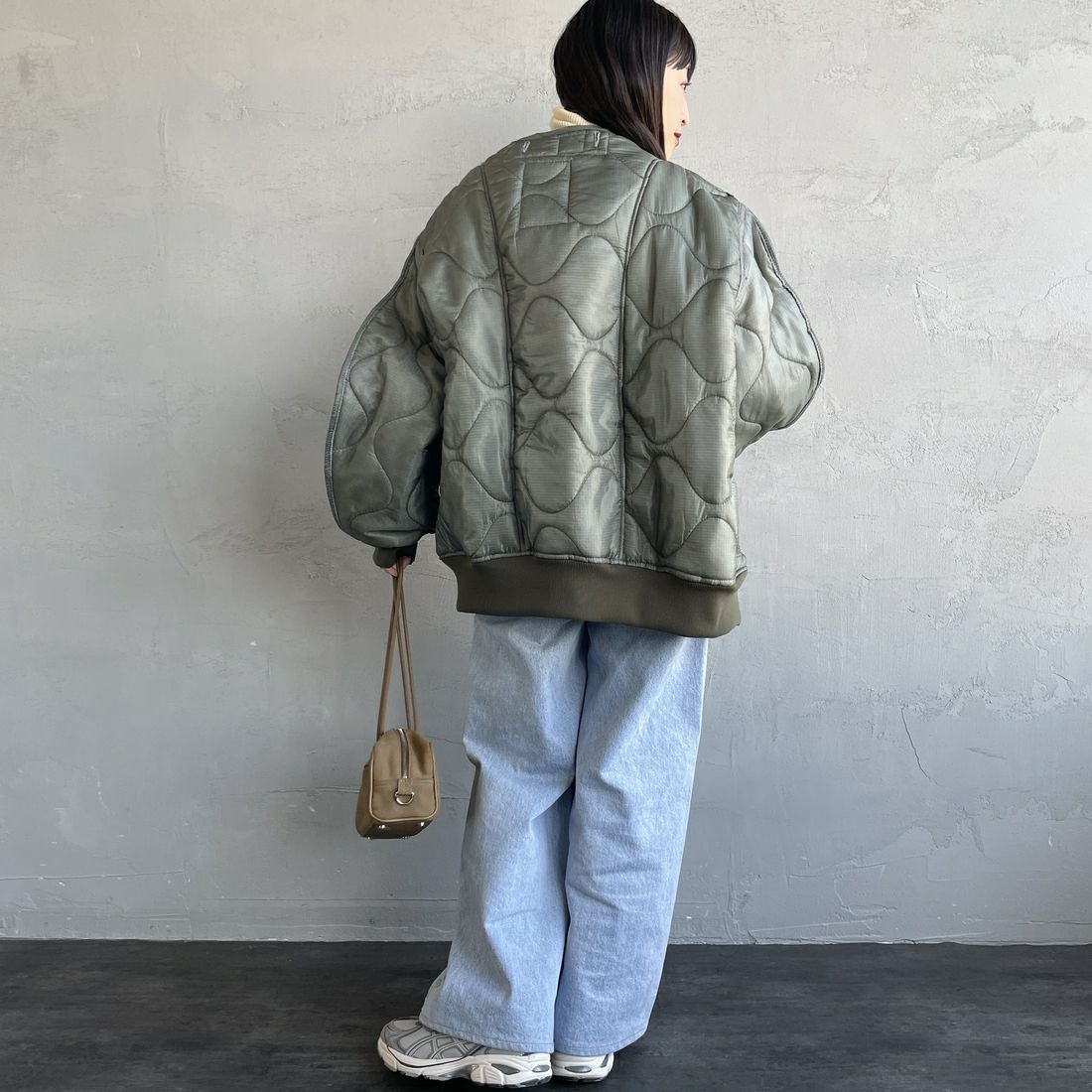 ODDMENT [オッドメント] キルティング MA-1ジャケット [QUILTING-MA-1] GREY &&モデル身長：150cm 着用サイズ：ONE SIZE&&