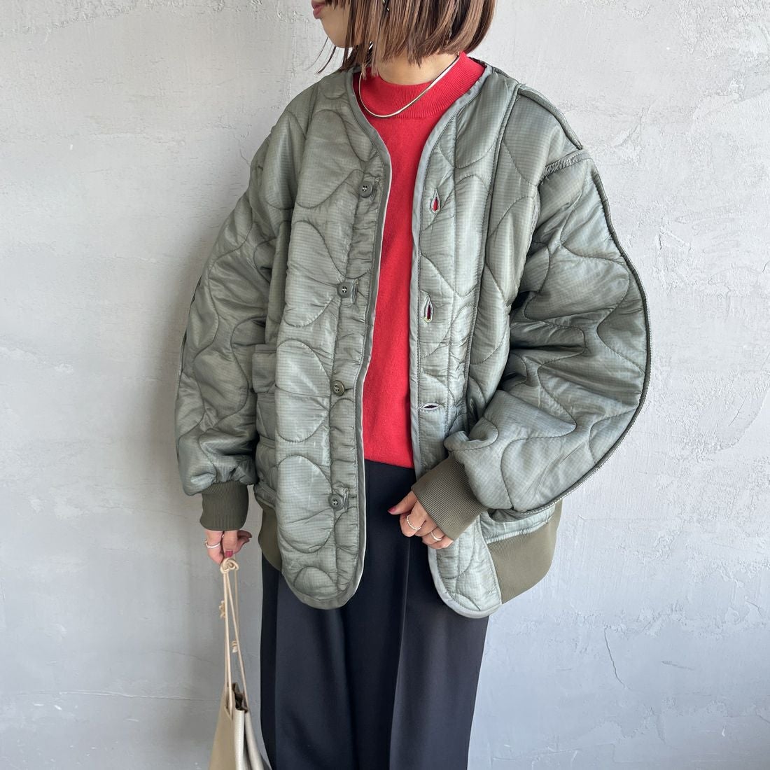 ODDMENT [オッドメント] キルティング MA-1ジャケット [QUILTING-MA-1] GREY &&モデル身長：159cm 着用サイズ：ONE SIZE&&