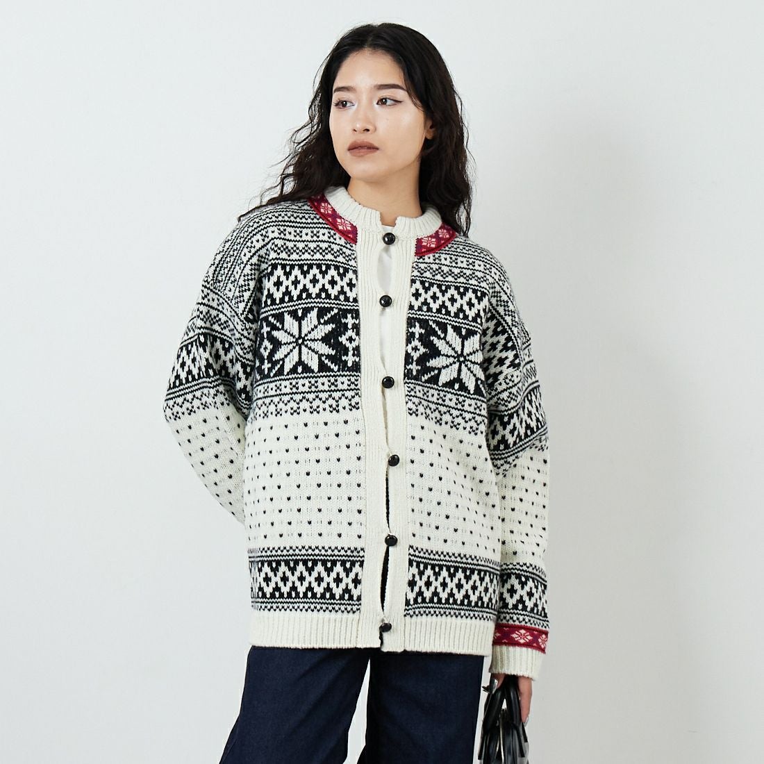 THE SHINZONE [ザ シンゾーン] ノルウェーニットカーディガン [25AMSNI05] 02 ECRU &&モデル身長：162cm 着用サイズ：F0&&