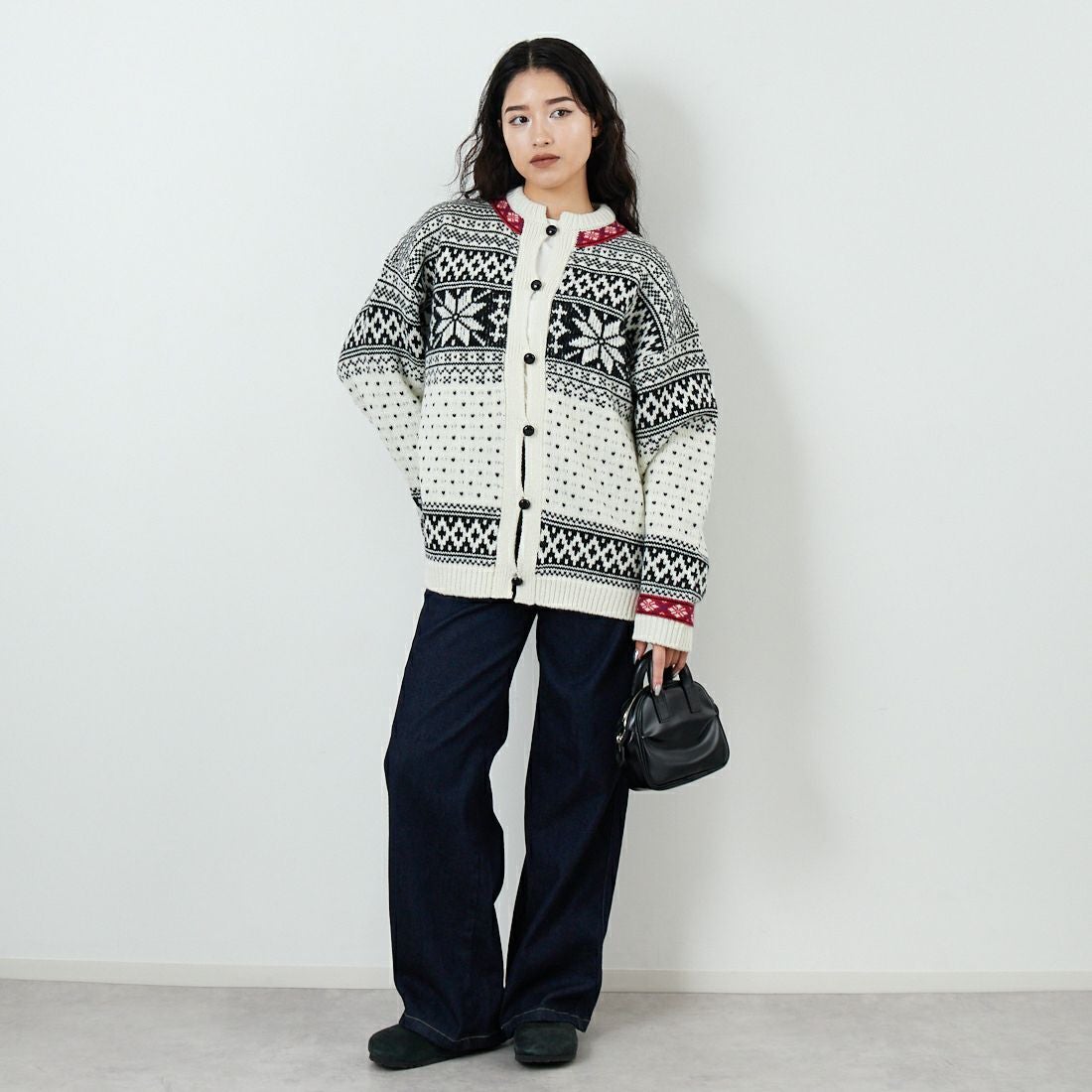 THE SHINZONE [ザ シンゾーン] ノルウェーニットカーディガン [25AMSNI05] 02 ECRU &&モデル身長：162cm 着用サイズ：F0&&