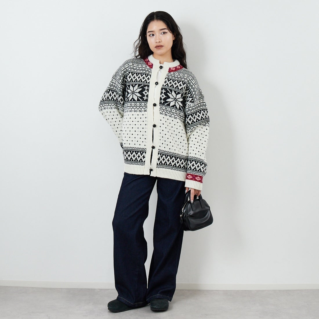 THE SHINZONE [ザ シンゾーン] ノルウェーニットカーディガン [25AMSNI05] 02 ECRU &&モデル身長：162cm 着用サイズ：F0&&