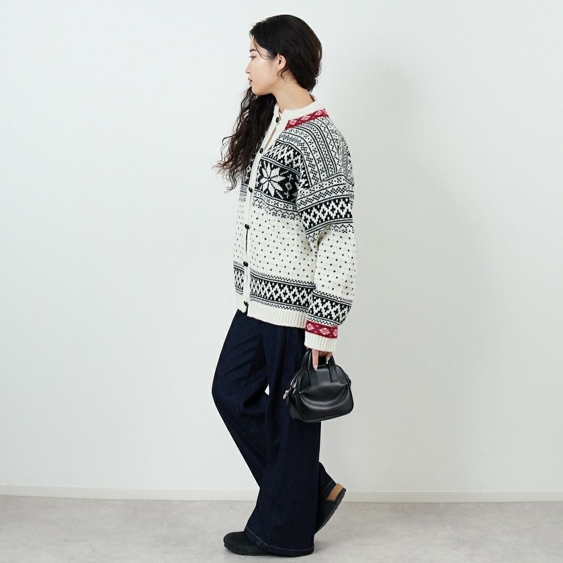 THE SHINZONE [ザ シンゾーン] ノルウェーニットカーディガン [25AMSNI05] 02 ECRU &&モデル身長：162cm 着用サイズ：F0&&