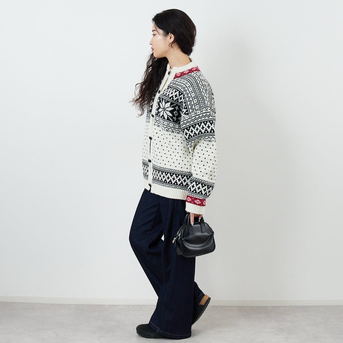 THE SHINZONE [ザ シンゾーン] ノルウェーニットカーディガン [25AMSNI05] 02 ECRU &&モデル身長：162cm 着用サイズ：F0&&