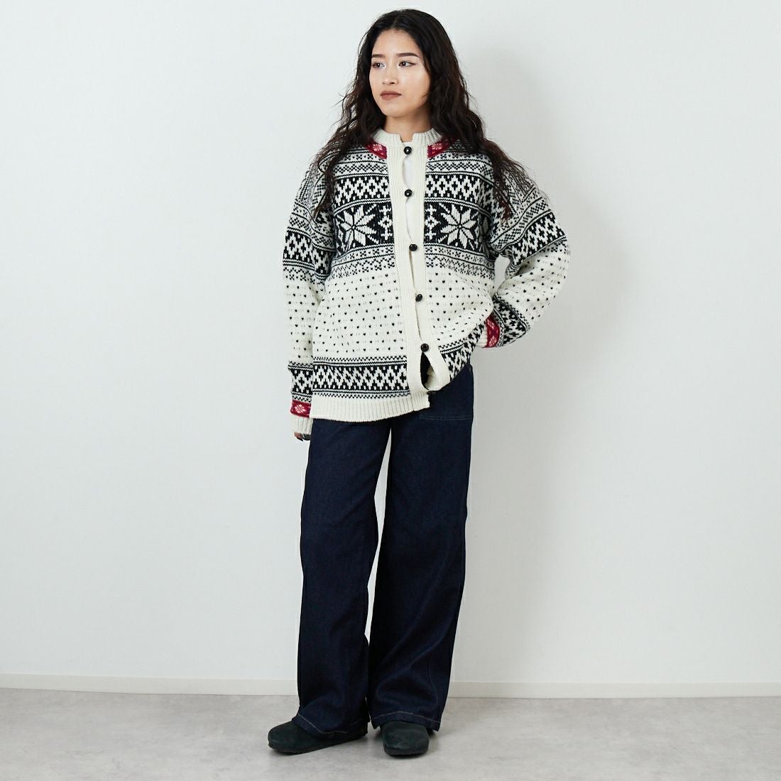 THE SHINZONE [ザ シンゾーン] ノルウェーニットカーディガン [25AMSNI05] 02 ECRU &&モデル身長：162cm 着用サイズ：F0&&