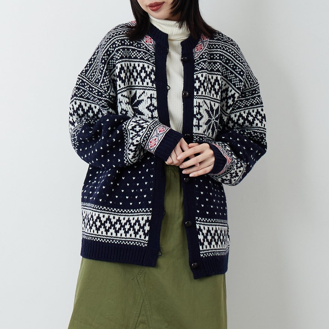 THE SHINZONE [ザ シンゾーン] ノルウェーニットカーディガン [25AMSNI05] 85 NAVY &&モデル身長：162cm 着用サイズ：F0&&