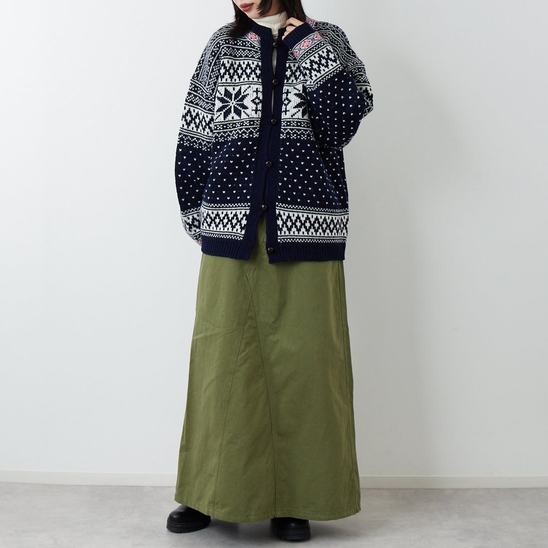 THE SHINZONE [ザ シンゾーン] ノルウェーニットカーディガン [25AMSNI05] 85 NAVY &&モデル身長：162cm 着用サイズ：F0&&