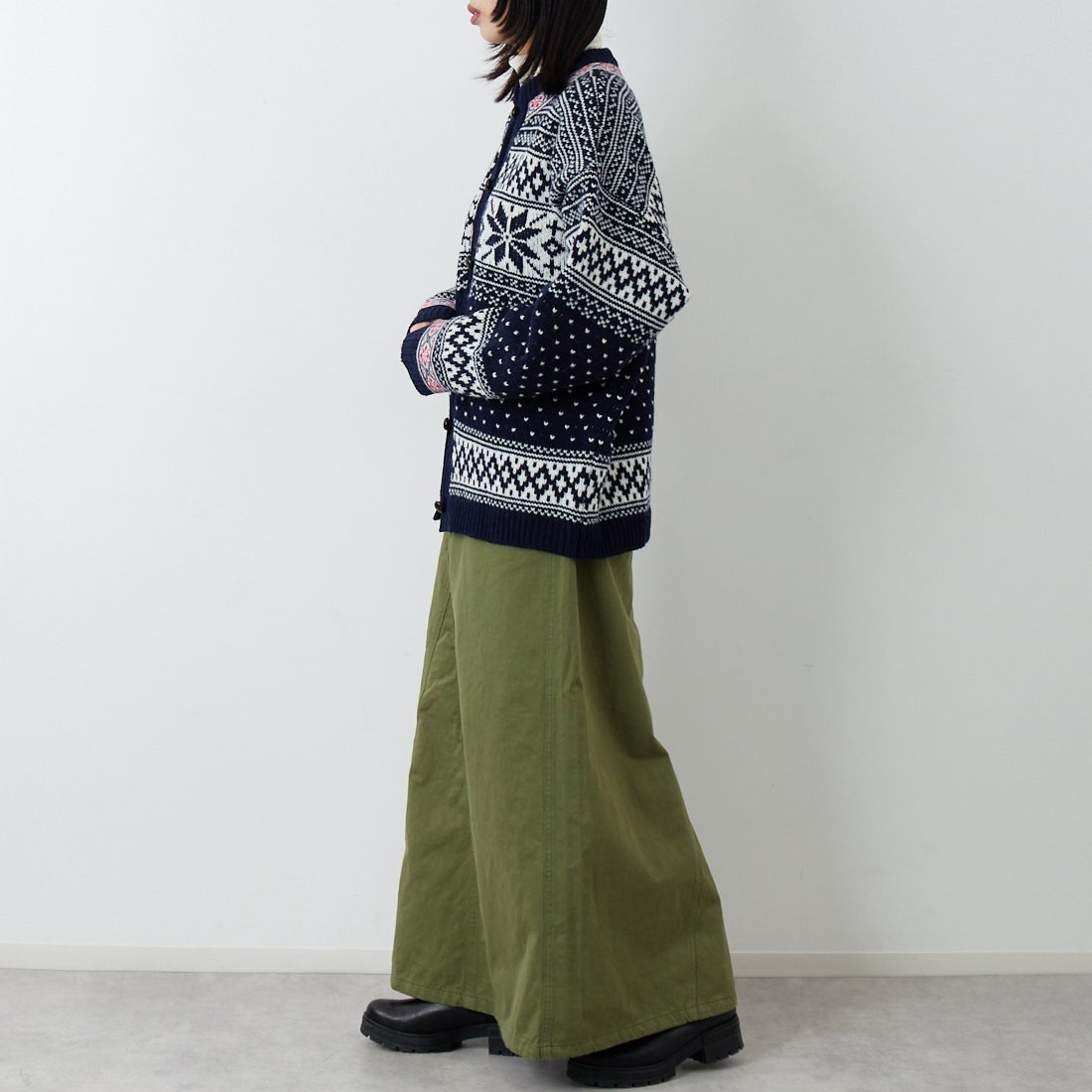 THE SHINZONE [ザ シンゾーン] ノルウェーニットカーディガン [25AMSNI05] 85 NAVY &&モデル身長：162cm 着用サイズ：F0&&