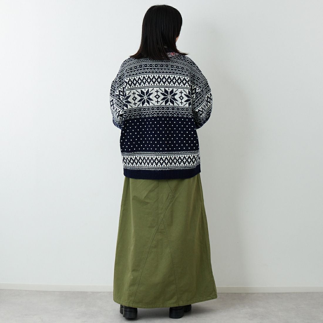 THE SHINZONE [ザ シンゾーン] ノルウェーニットカーディガン [25AMSNI05] 85 NAVY &&モデル身長：162cm 着用サイズ：F0&&