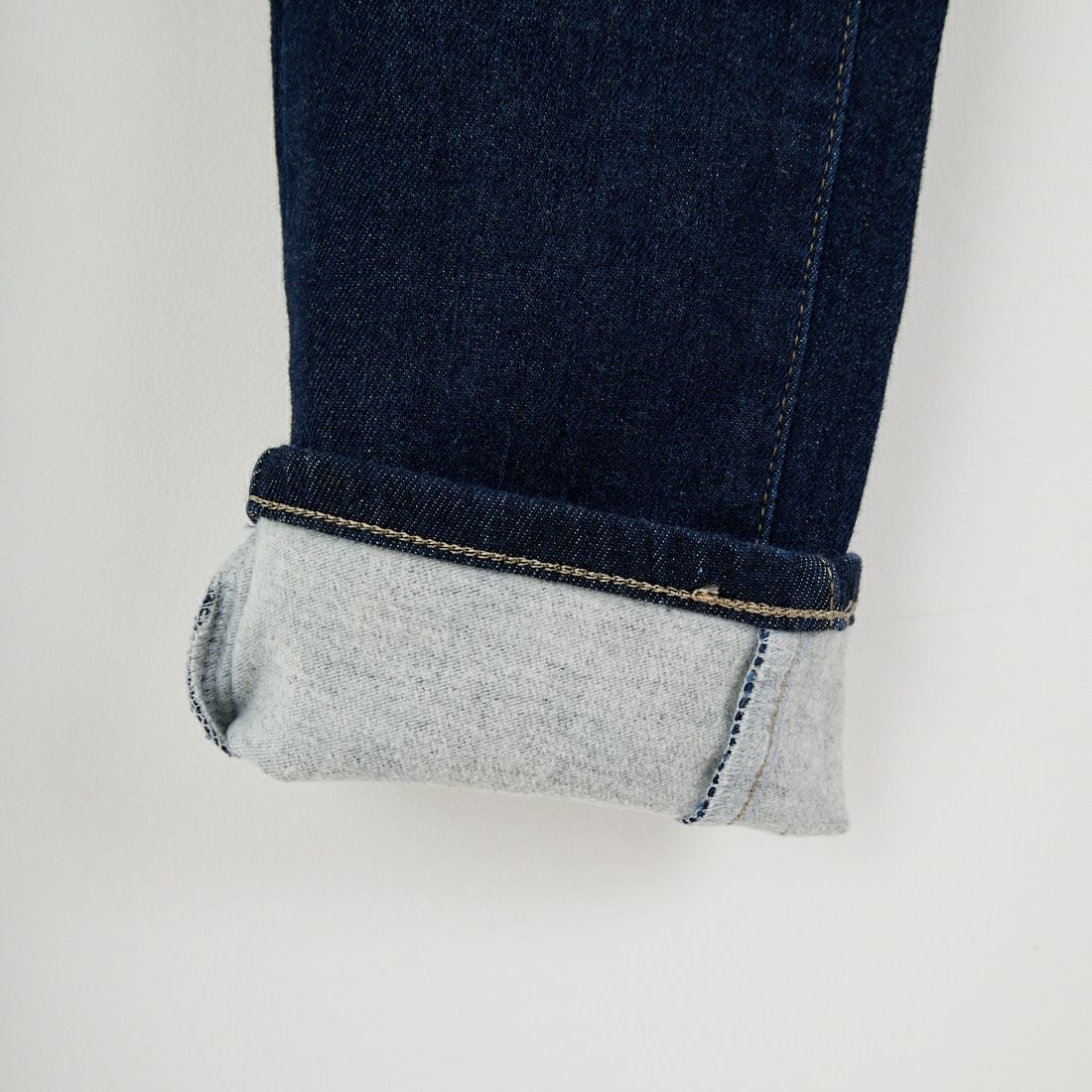 SOMETHING [サムシング] BODY FIRE テーパードデニムパンツ [SW38] 2526 D.BLU