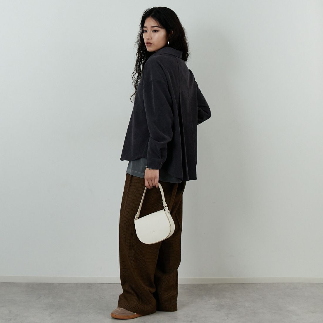 Jf Ready Made [ジイエフレディメイド] コーデュロイドロップタックブラウス [4225650] ﾁｬｺｰﾙｸﾞﾚｰ &&モデル身長：162cm 着用サイズ：F&&