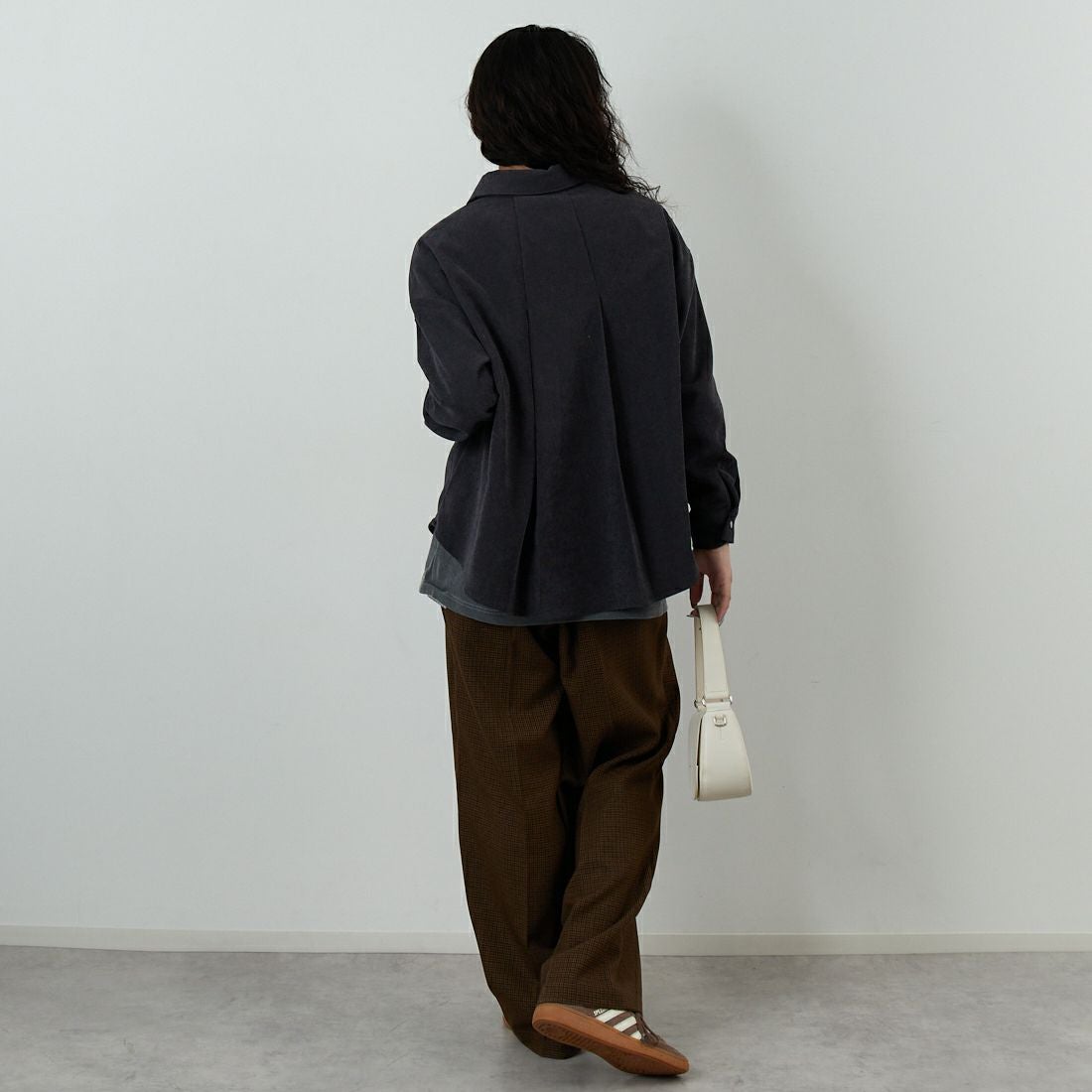 Jf Ready Made [ジイエフレディメイド] コーデュロイドロップタックブラウス [4225650] ﾁｬｺｰﾙｸﾞﾚｰ &&モデル身長：162cm 着用サイズ：F&&