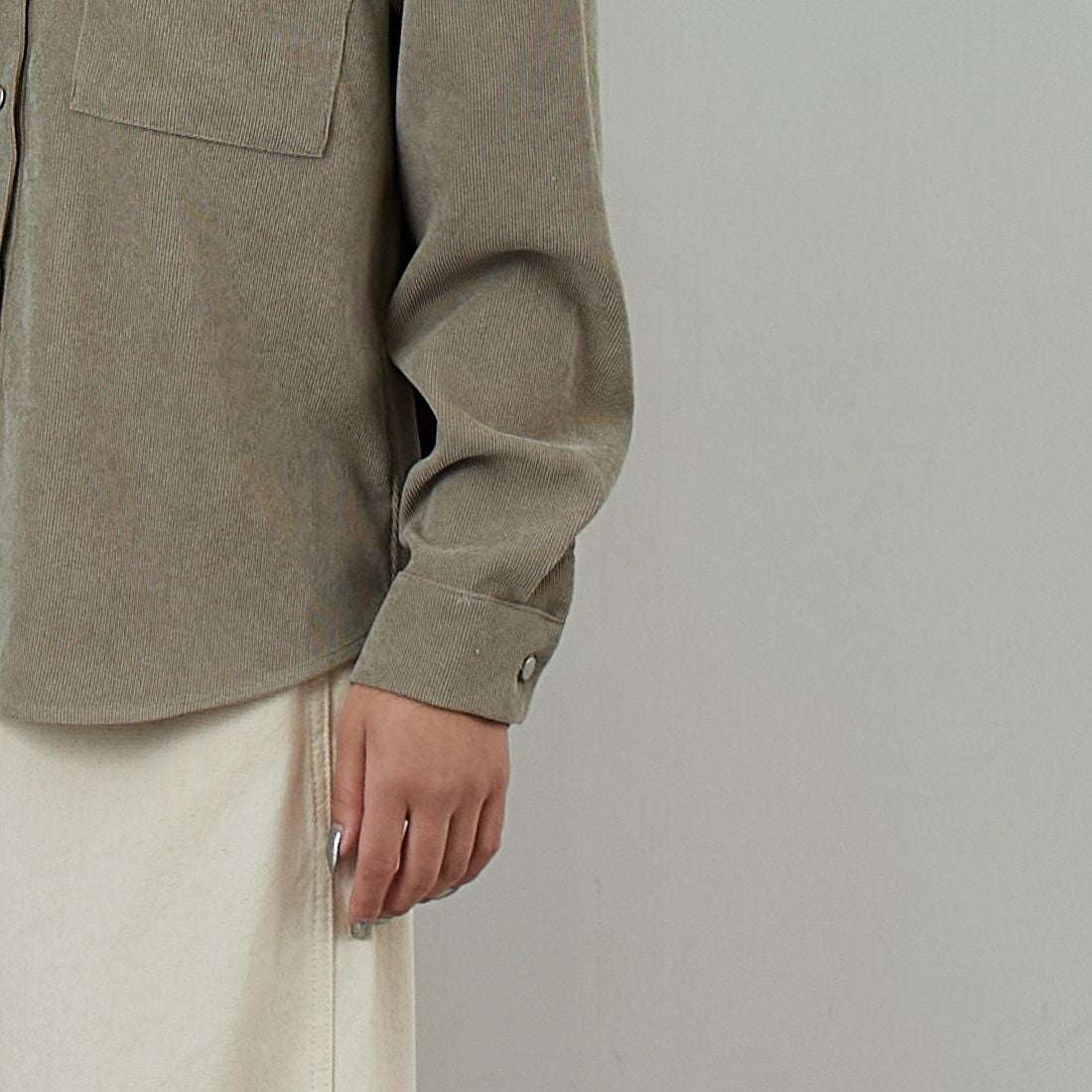 Jf Ready Made [ジイエフレディメイド] コーデュロイドロップタックブラウス [4225650] ｸﾞﾚｰﾍﾞｰｼﾞｭ &&モデル身長：162cm 着用サイズ：F&&