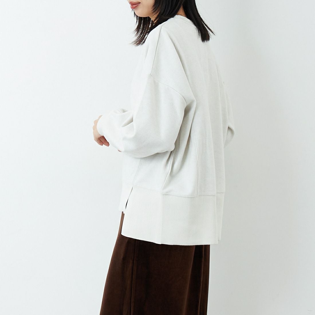 Jf Ready Made [ジェイエフレディメイド] 圧縮起毛サイド切替プルオーバー [3225750] ｱｲﾎﾞﾘｰ &&モデル身長：162cm 着用サイズ：F&&