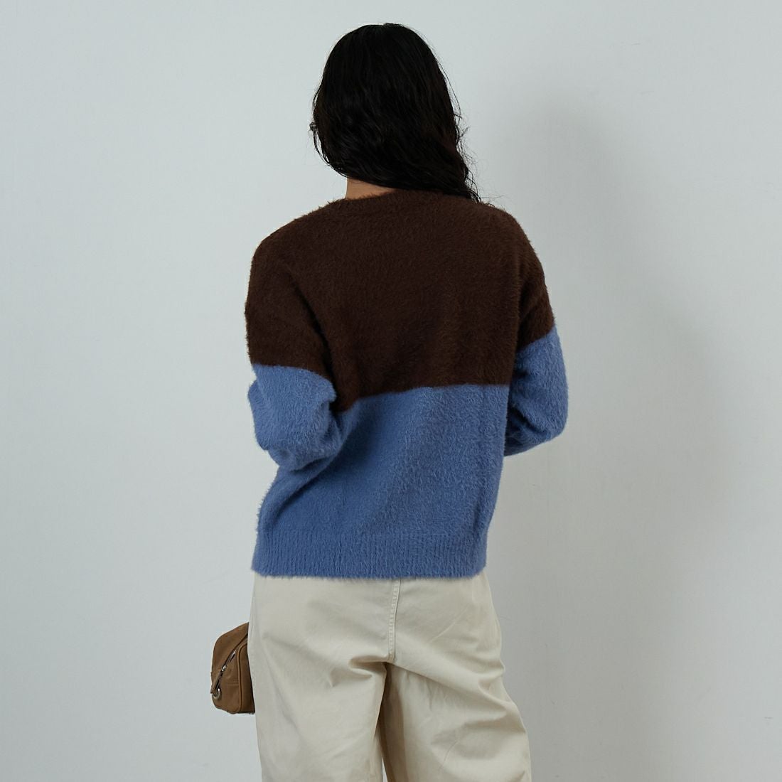 Jf Ready Made [ジェイエフレディメイド] シャギーツートンクルーネックニット [725807] BRN/BLU &&モデル身長：162cm 着用サイズ：F&&