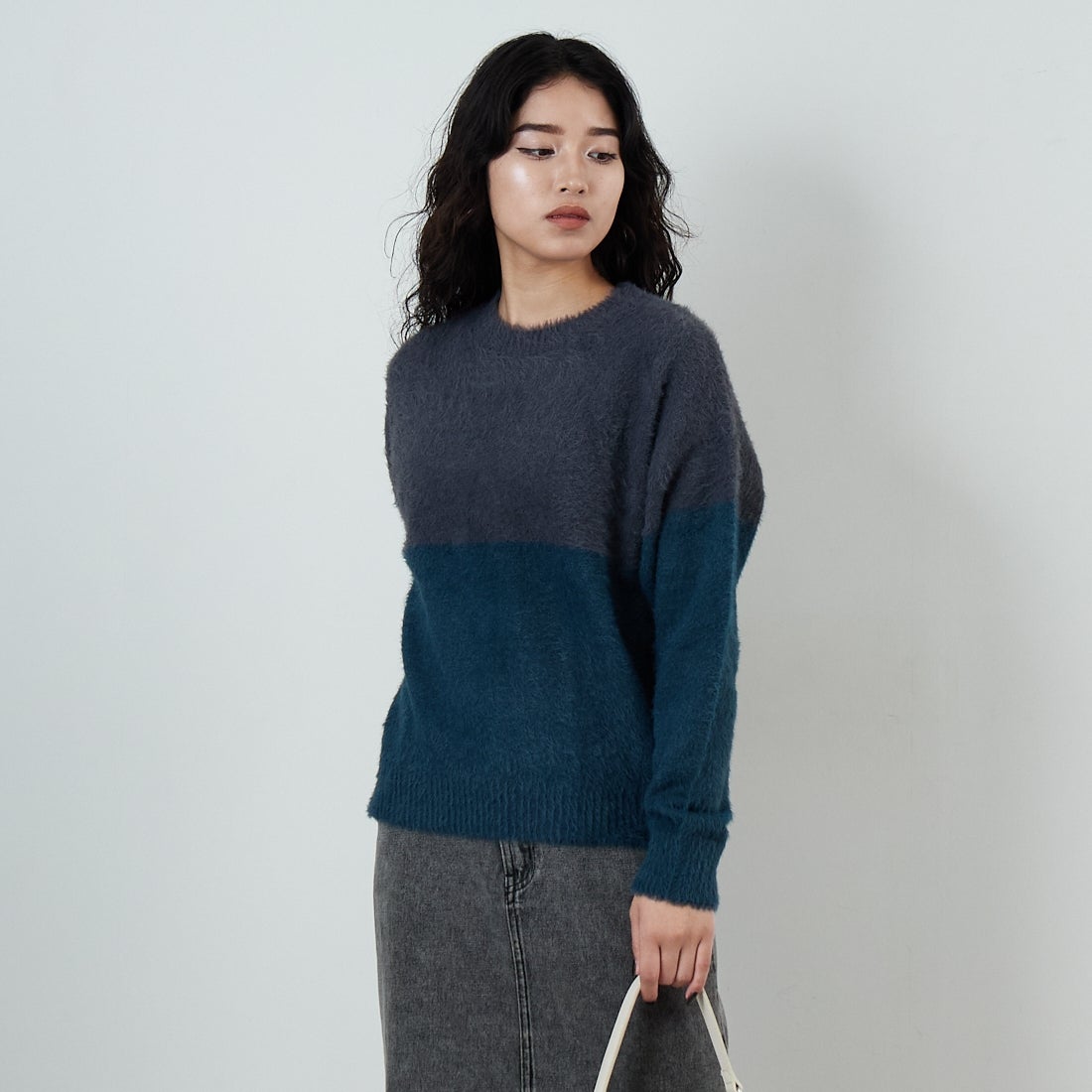 Jf Ready Made [ジェイエフレディメイド] シャギーツートンクルーネックニット [725807]CHR/GRN &&モデル身長：162cm 着用サイズ：F&&