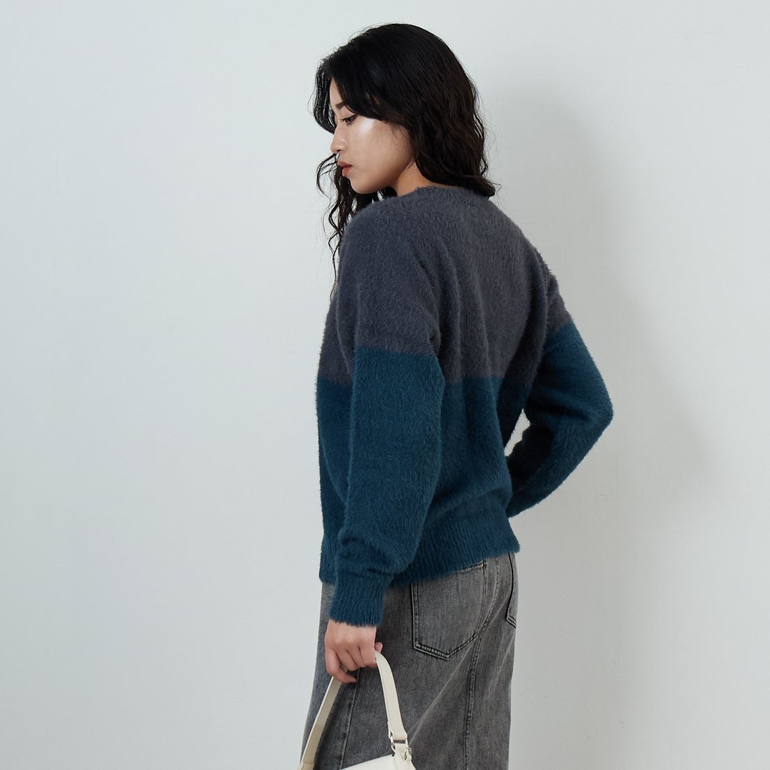 Jf Ready Made [ジェイエフレディメイド] シャギーツートンクルーネックニット [725807]CHR/GRN &&モデル身長：162cm 着用サイズ：F&&