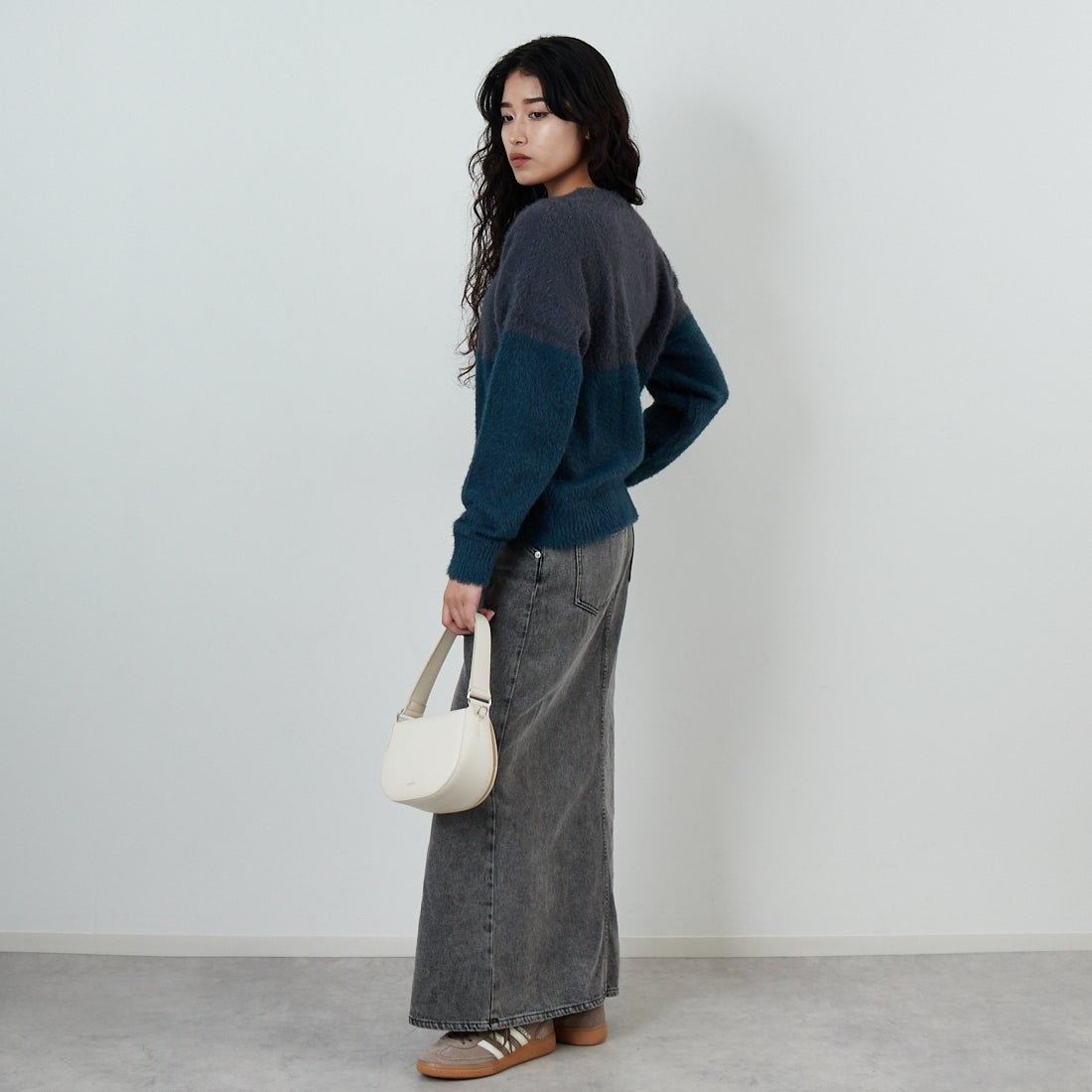 Jf Ready Made [ジェイエフレディメイド] シャギーツートンクルーネックニット [725807]CHR/GRN &&モデル身長：162cm 着用サイズ：F&&
