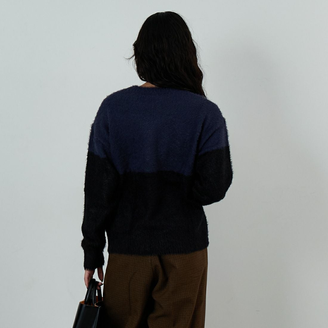 Jf Ready Made [ジェイエフレディメイド] シャギーツートンクルーネックニット [725807]NVY/BLK &&モデル身長：162cm 着用サイズ：F&&