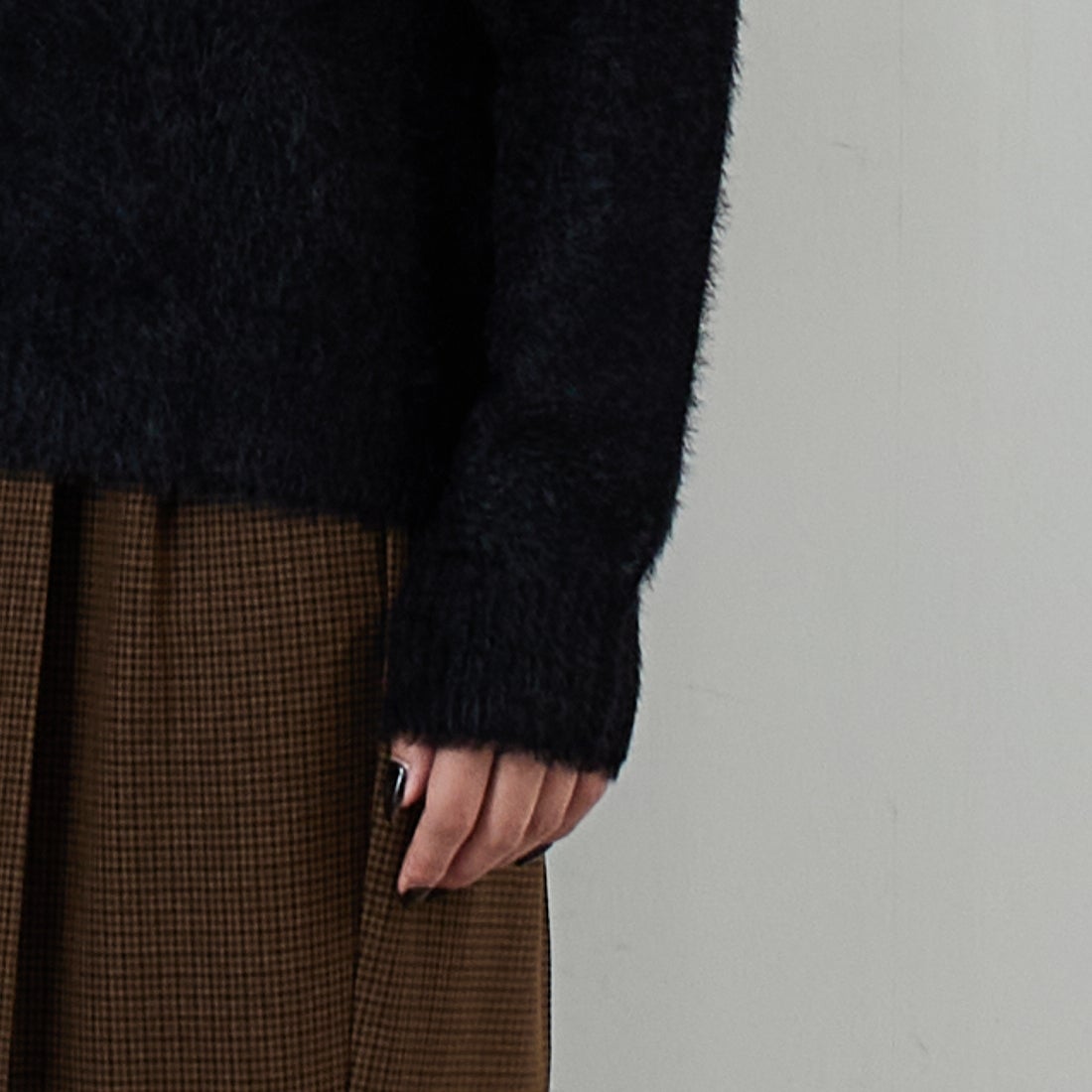 Jf Ready Made [ジェイエフレディメイド] シャギーツートンクルーネックニット [725807]NVY/BLK &&モデル身長：162cm 着用サイズ：F&&