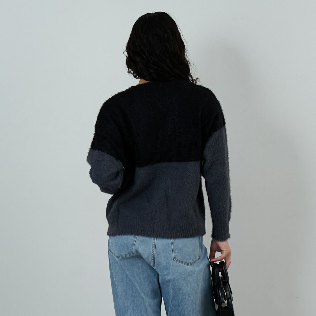 Jf Ready Made [ジェイエフレディメイド] シャギーツートンクルーネックニット [725807]BLK/CHR &&モデル身長：162cm 着用サイズ：F&&