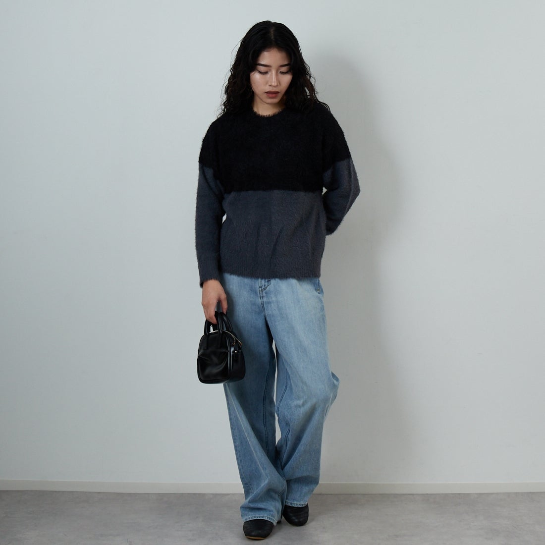 Jf Ready Made [ジェイエフレディメイド] シャギーツートンクルーネックニット [725807]BLK/CHR &&モデル身長：162cm 着用サイズ：F&&