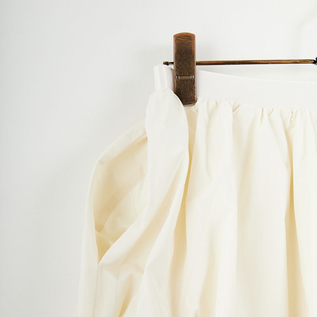 emmi [エミ] ツイストバルーンスカート [13WFS255054] IVR