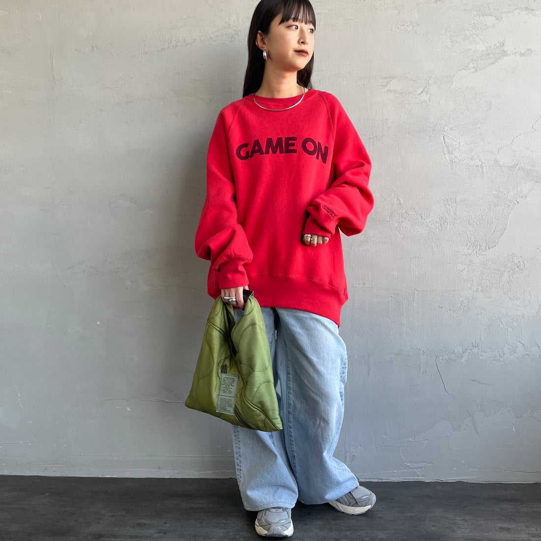 Americana [アメリカーナ] ボリュームスリーブ クルーネックスウェット [BRF-797A-1] ﾚｯﾄﾞ &&モデル身長：150cm 着用サイズ：ONE SIZE&&