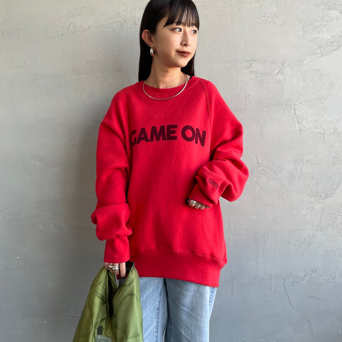 Americana [アメリカーナ] ボリュームスリーブ クルーネックスウェット [BRF-797A-1] ﾚｯﾄﾞ &&モデル身長：150cm 着用サイズ：ONE SIZE&&