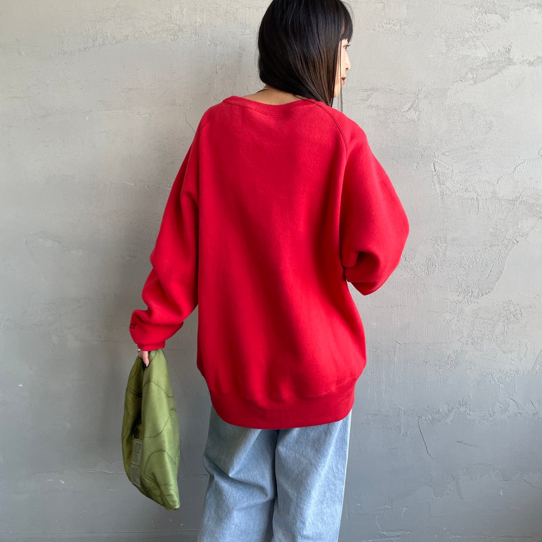 Americana [アメリカーナ] ボリュームスリーブ クルーネックスウェット [BRF-797A-1] ﾚｯﾄﾞ &&モデル身長：150cm 着用サイズ：ONE SIZE&&