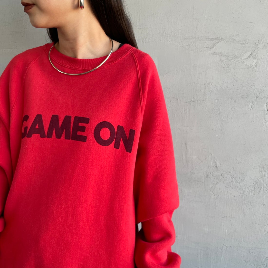 Americana [アメリカーナ] ボリュームスリーブ クルーネックスウェット [BRF-797A-1] ﾚｯﾄﾞ &&モデル身長：150cm 着用サイズ：ONE SIZE&&