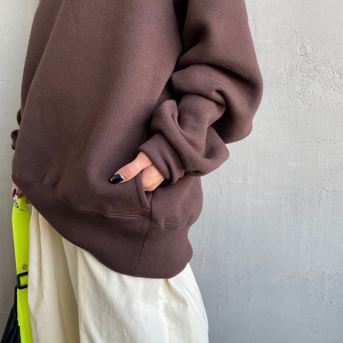 Americana [アメリカーナ] ボリュームスリーブ クルーネックスウェット [BRF-797A-1] Dﾌﾞﾗｳﾝ &&モデル身長：150cm 着用サイズ：ONE SIZE&&