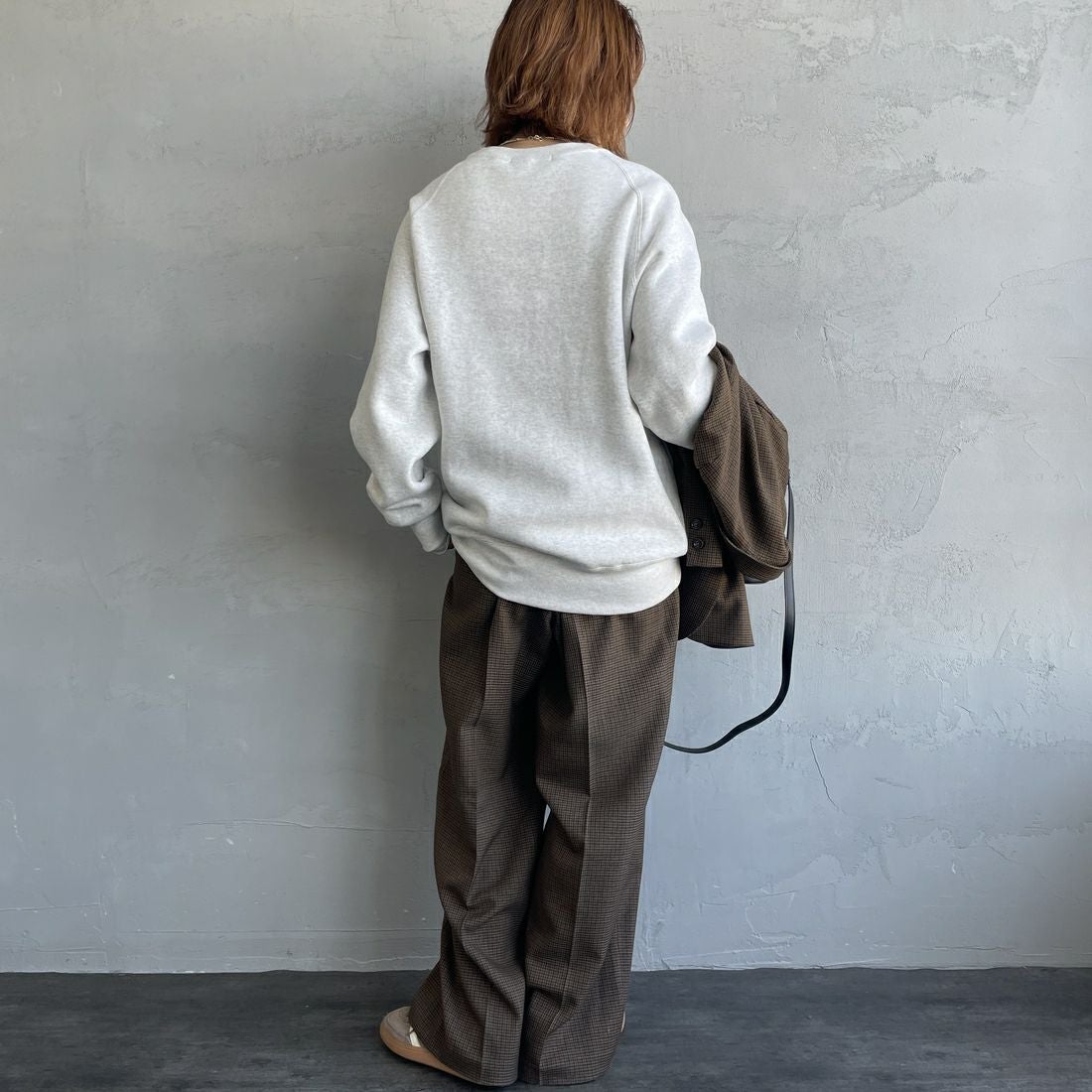 Americana [アメリカーナ] ボリュームスリーブ クルーネックスウェット [BRF-797A-1] ｱｯｼｭ &&モデル身長：158cm 着用サイズ：ONE SIZE&&