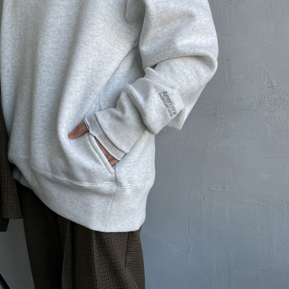 Americana [アメリカーナ] ボリュームスリーブ クルーネックスウェット [BRF-797A-1] ｱｯｼｭ &&モデル身長：158cm 着用サイズ：ONE SIZE&&