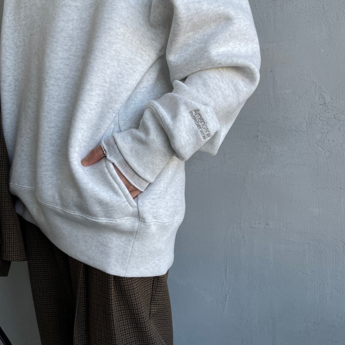 Americana [アメリカーナ] ボリュームスリーブ クルーネックスウェット [BRF-797A-1] ｱｯｼｭ &&モデル身長：158cm 着用サイズ：ONE SIZE&&