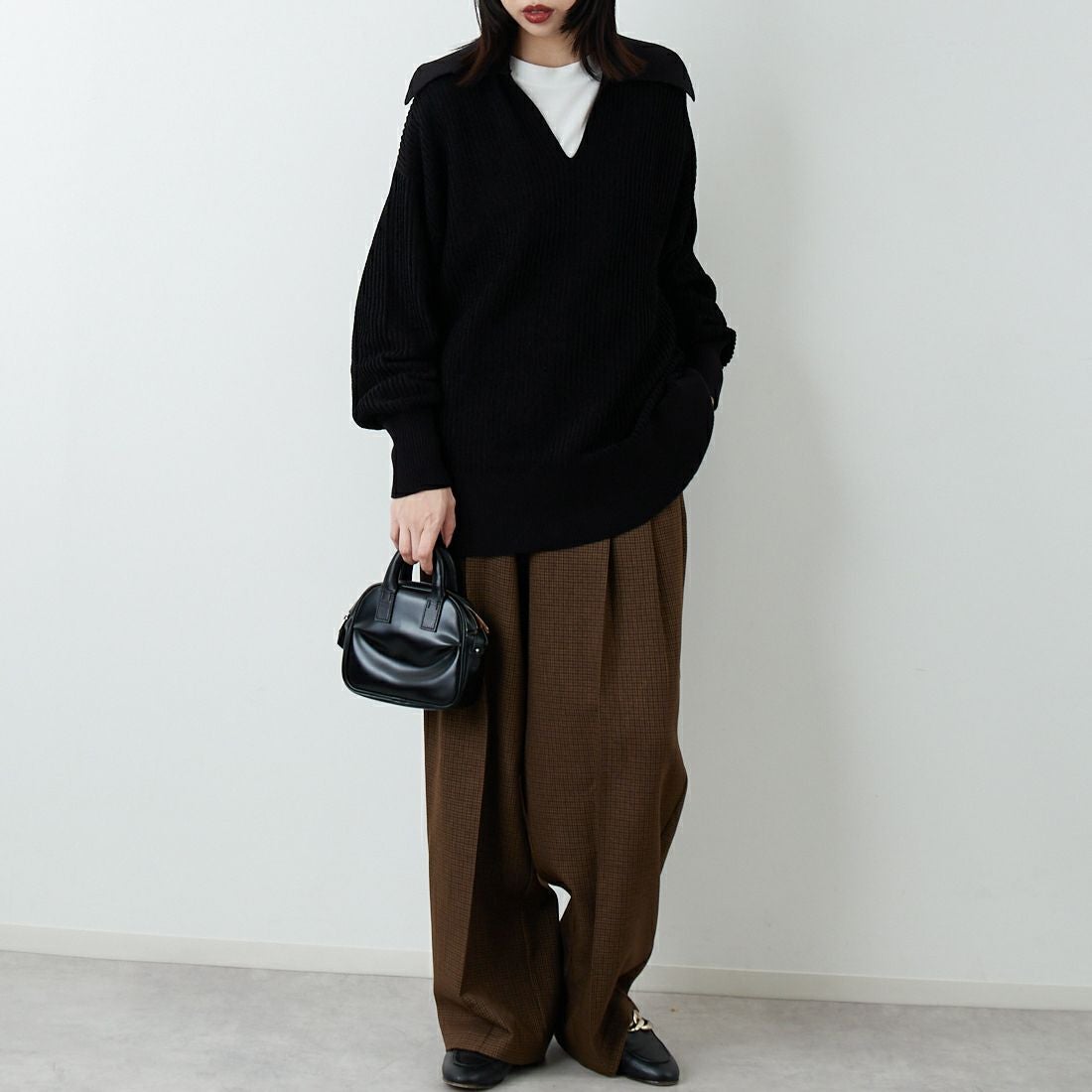 RIM.ARK [リムアーク] ベーシックカラーリブプルオーバー [460JSL70-2271] BLK &&モデル身長：162cm 着用サイズ：F&&