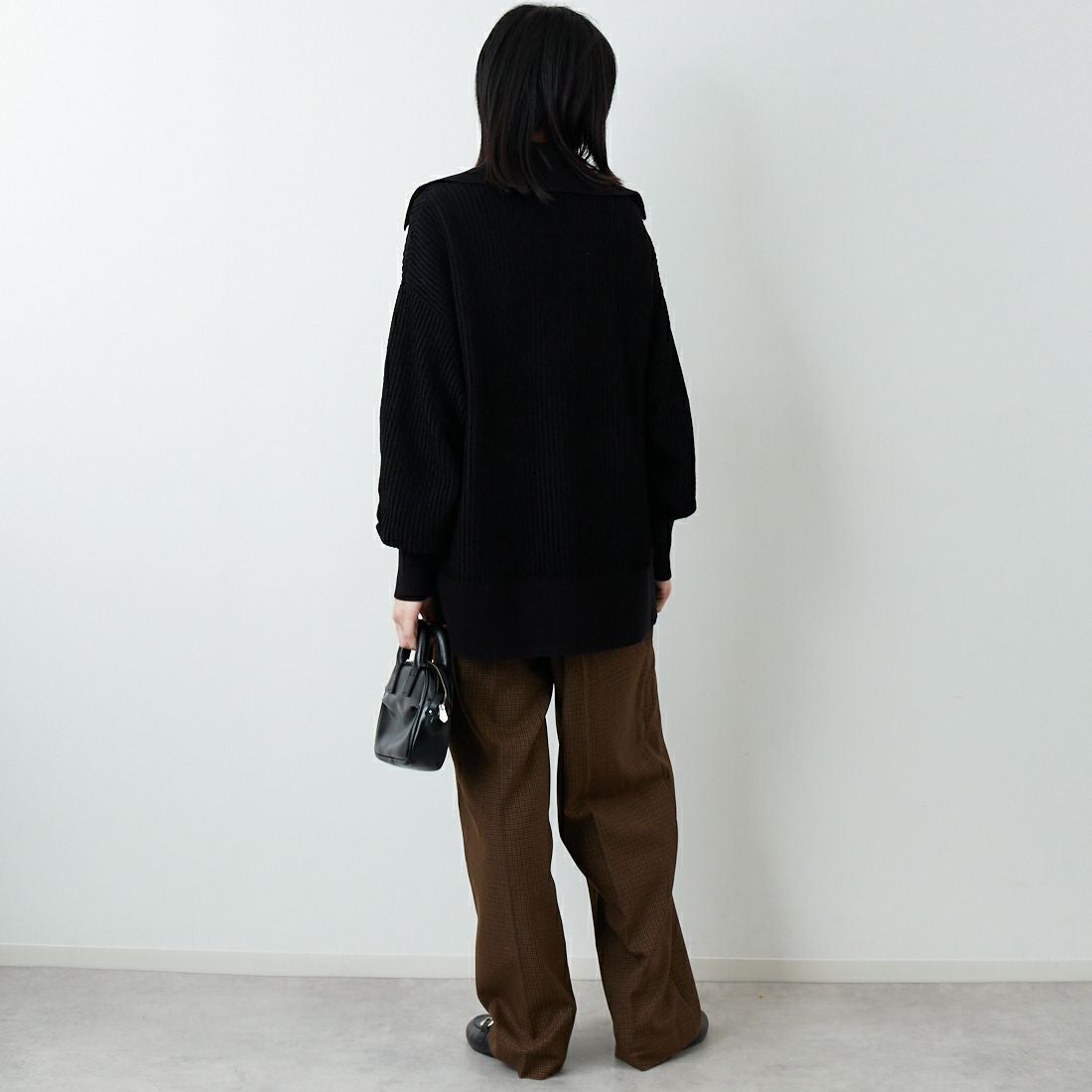 RIM.ARK [リムアーク] ベーシックカラーリブプルオーバー [460JSL70-2271] BLK &&モデル身長：162cm 着用サイズ：F&&