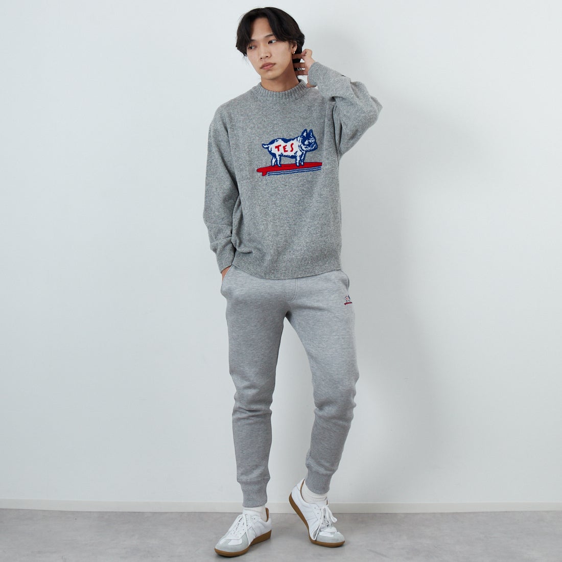 The Endless Summer [エンドレスサマー] BUHI サガラ刺繍ウールニット [AS-25774323] 03 MIX GRY &&モデル身長：179cm 着用サイズ：M&&