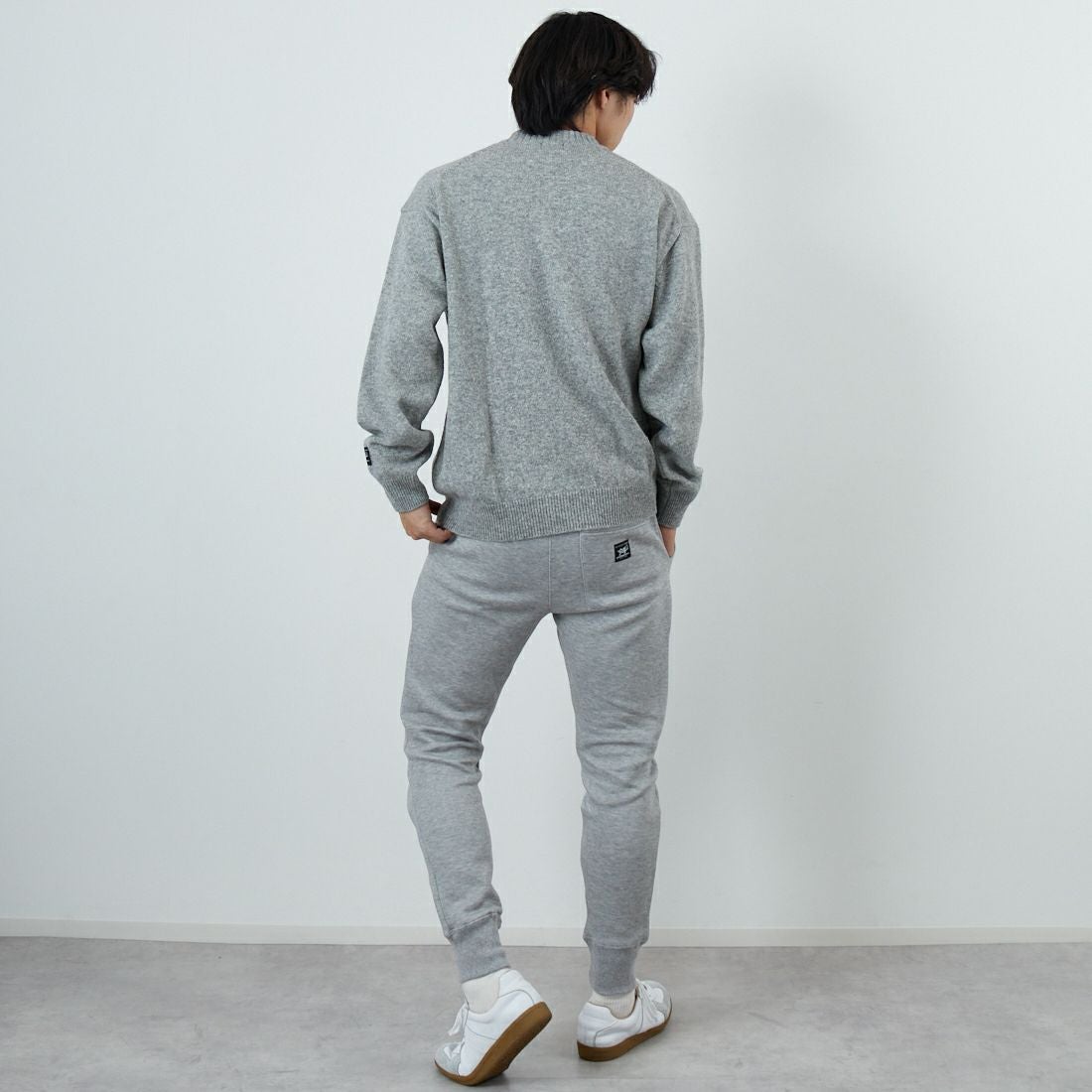 The Endless Summer [エンドレスサマー] BUHI サガラ刺繍ウールニット [AS-25774323] 03 MIX GRY &&モデル身長：179cm 着用サイズ：M&&