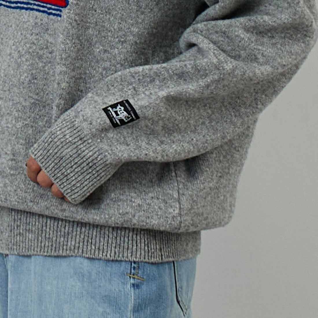 The Endless Summer [エンドレスサマー] BUHI サガラ刺繍ウールニット [AS-25774323] 03 MIX GRY &&モデル身長：162cm 着用サイズ：S&&