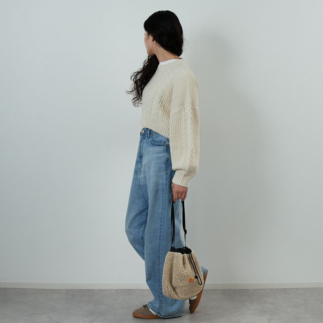 Jf Ready Made [ジェイエフレディメイド] ケーブル編みショート丈クルーネックニット [124803]BEIGE &&モデル身長：162cm 着用サイズ：F&&