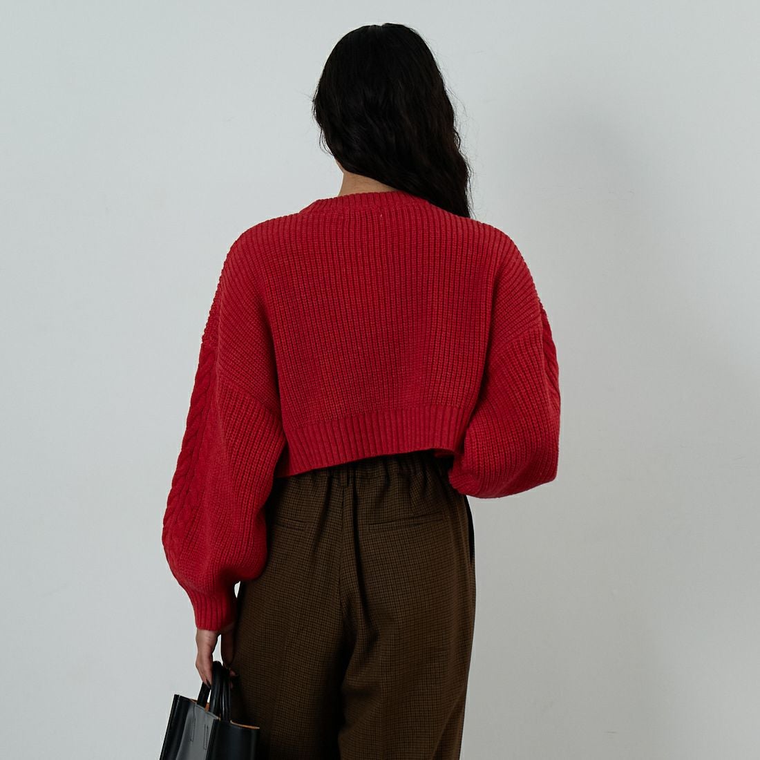 Jf Ready Made [ジェイエフレディメイド] ケーブル編みショート丈クルーネックニット [124803]RED &&モデル身長：162cm 着用サイズ：F&&