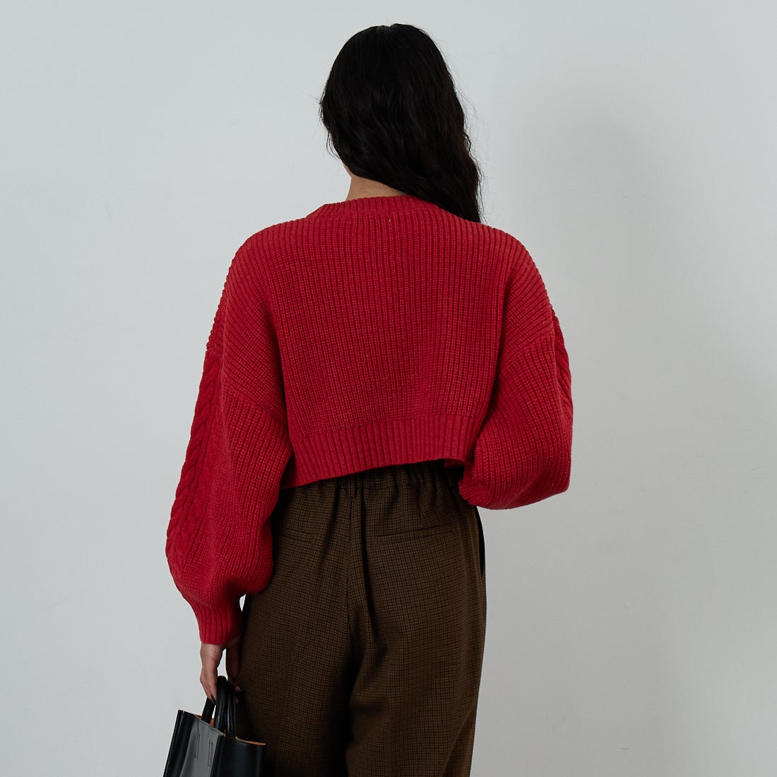 Jf Ready Made [ジェイエフレディメイド] ケーブル編みショート丈クルーネックニット [124803]RED &&モデル身長：162cm 着用サイズ：F&&