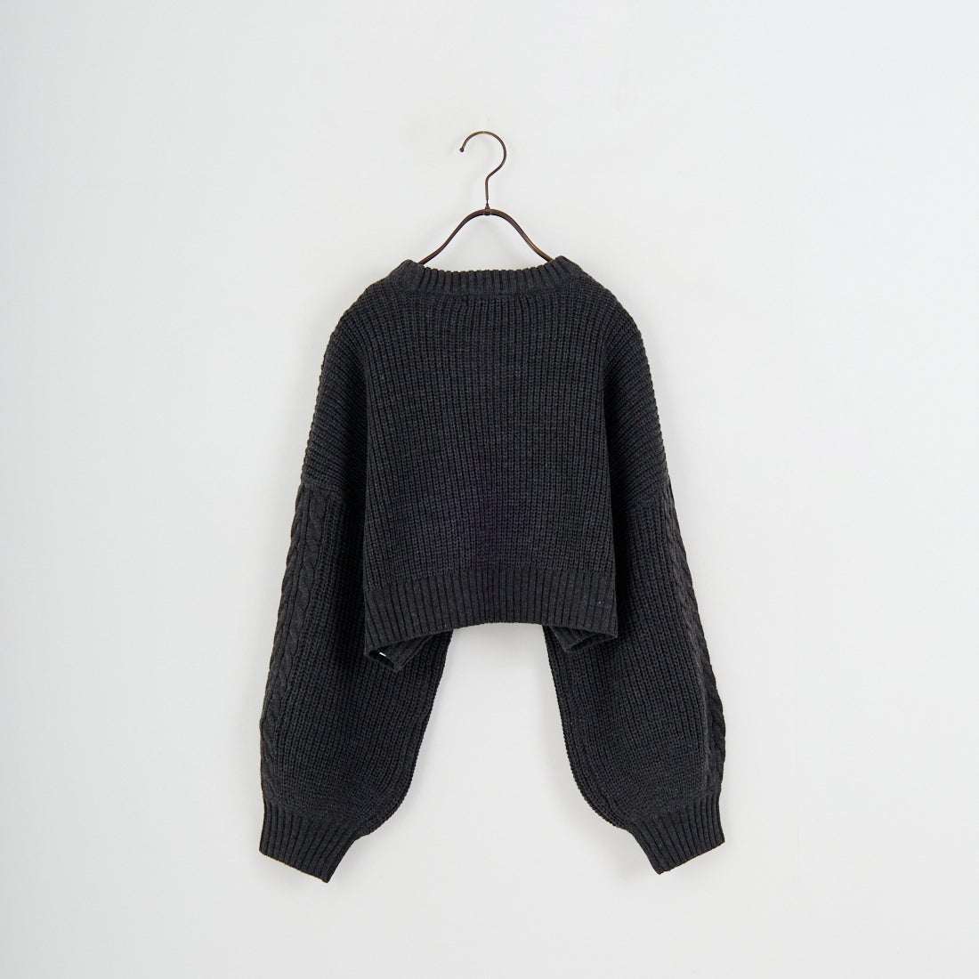 Jf Ready Made [ジェイエフレディメイド] ケーブル編みショート丈クルーネックニット [124803]CHARCOAL