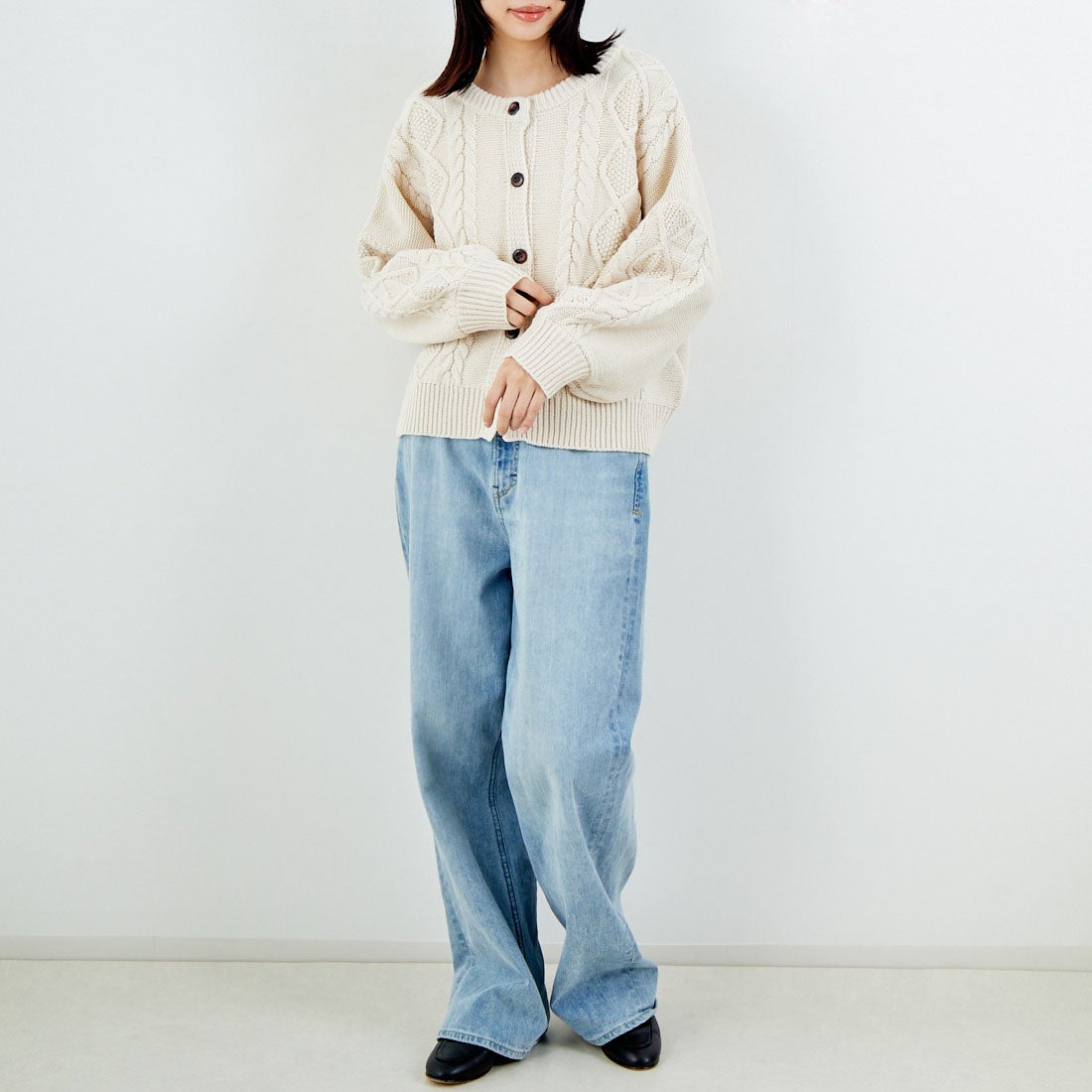 Jf Ready Made [ジェイエフレディメイド] 2WAYケーブル編みショート丈クルーネックカーディガン [123805] BEIGE &&モデル身長：162cm 着用サイズ：F&&