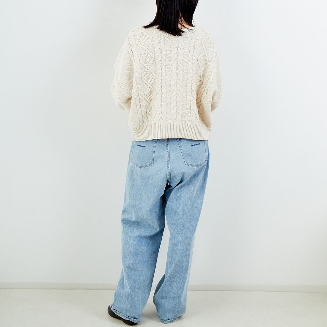 Jf Ready Made [ジェイエフレディメイド] 2WAYケーブル編みショート丈クルーネックカーディガン [123805] BEIGE &&モデル身長：162cm 着用サイズ：F&&