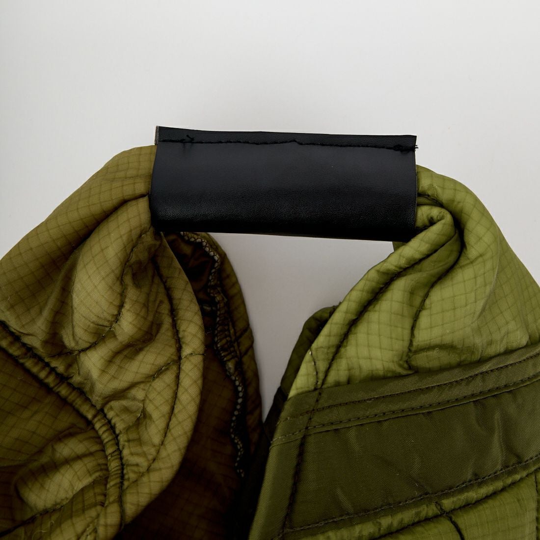 THRIFTY LOOK [スリフティールック] トライアングルスモールトートバッグ [TL25S021] OLIVE